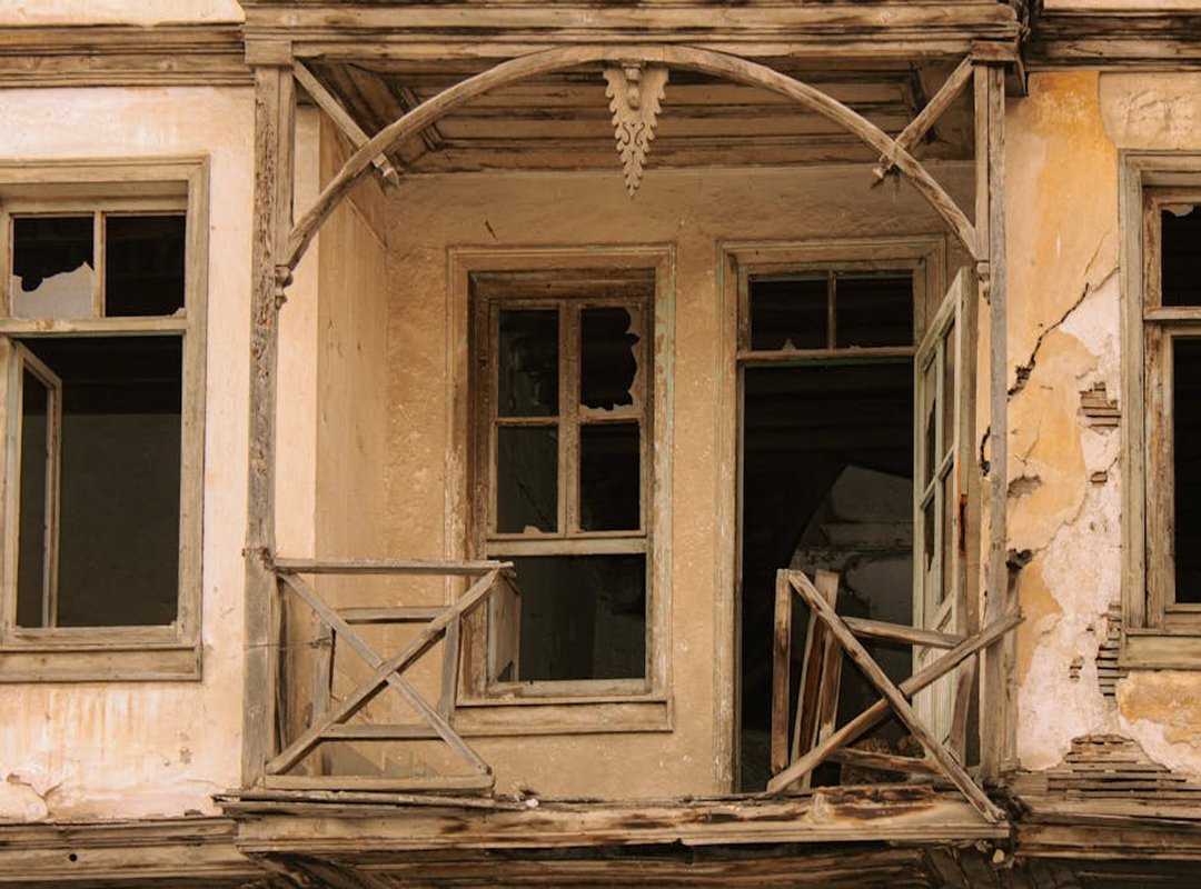 Echoes of the Past: How Previous Romances Shape Public Opinion